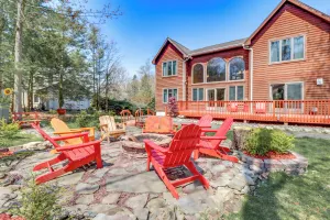 Image of Fire Pit and BBQ Elegant Split Rock Resort Getaway!