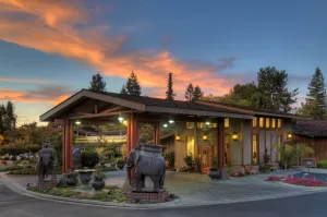 Image of Dinah's Garden Hotel