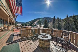 Image of Red River Condo with Fire Pit half Mi to Slopes!