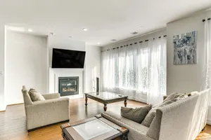 Image of 7 Mi to The Galleria: Modern Home w/ Fenced Yard