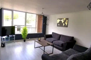 Image of Superb Townhouse Parking 5