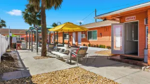 Image of Bella Sirena Inn