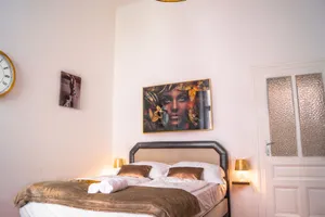 Image of Chic Apartment- Suitable for Longstays near Matzleinsforferplatz
