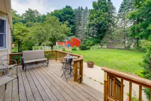 Image of Hart Haven with Cozy Fireplace, Deck and Grill!