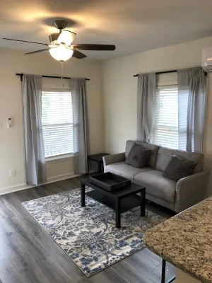 Image of Lakewoodlyon Park Renovated Cottage Near Duke 23a