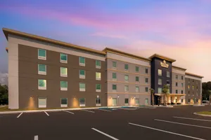 Image of HomeTowne Studios by Red Roof Tampa - Airport