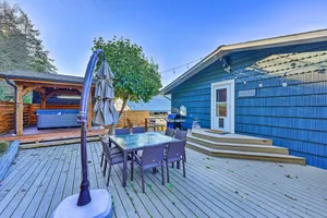 Image of McKees Beach House with Ocean Views, Hot Tub!