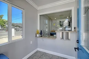 Image of White Caps Motel