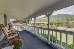Image of Maggie Valley Home ~ 5 Mi to Cataloochee Ski Area!