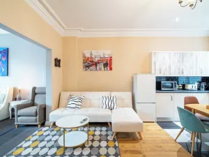 Image of Creative & Cheerful Apartment by Avo in Sheffield