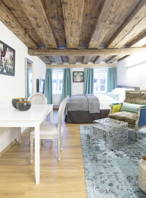 Image of APT. STONE-LODGE