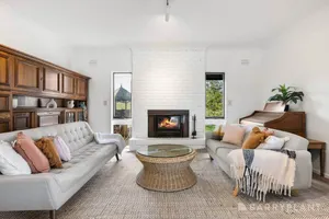 Image of Yarra Valley farmstay - wine views