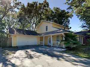 Image of The Yellow House