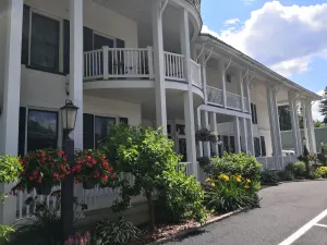 Image of Historic Hotel Broadalbin