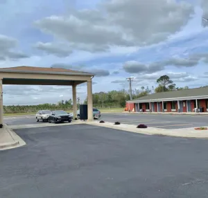 Image of Lake Seminole Inn By Belvilla Marianna Hwy 90
