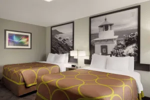 Image of Super 8 by Wyndham Eureka