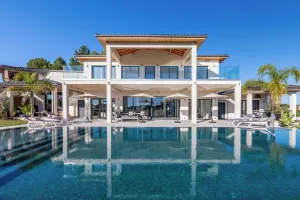 Image of Royal Tiki Lodges - Maison d'hôtes avec Piscine chauffée & SPA