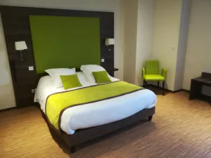 Image of Logis Hotel du Parc-Restaurant - Le Rouget de Lisle