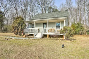 Image of Sweet Vacation Cottage with Deck and Grill!