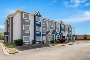 Image of Microtel Inn & Suites by Wyndham Tulsa - Catoosa Route 66