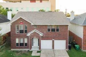 Image of Pet-friendly 3BR Near First Colony Mall