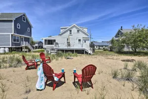 Image of Plum Island Retreat about 1-Block Walk to Beach!