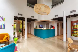 Image of Hotel Full Colors