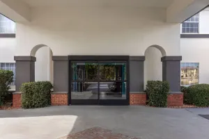 Image of Days Inn by Wyndham Lincoln