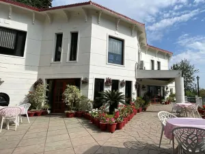 Image of 8fold-Pinecrest By LaRiSa, Bhimtal