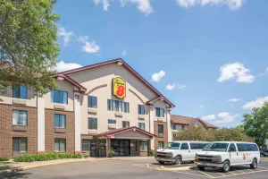 Image of Super 8 by Wyndham Bloomington/Airport