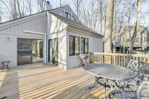 Image of Walk to Ski Slopes: Wintergreen Resort Treehouse