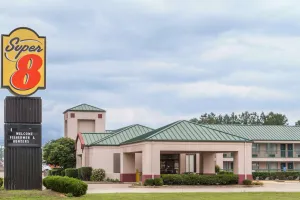 Image of Super 8 by Wyndham Jasper TX