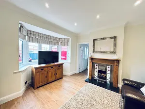 Image of Refurb Private Suite - Wimbledon & Airport Access