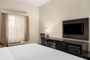 Image of La Quinta Inn & Suites by Wyndham Wenatchee
