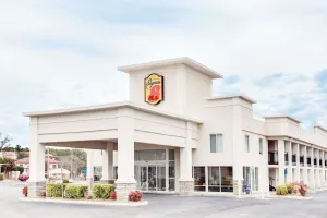 Image of Super 8 by Wyndham Dalton