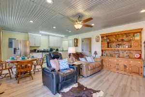 Image of Alabama Lakefront Getaway w/ Kayaks & Patio