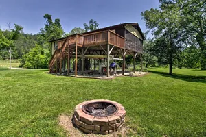 Image of Cozy Cabin with Patio on Craig Creek Pets OK!