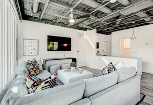 Image of 6BR Near OU Campus I Great for Big Groups 1010