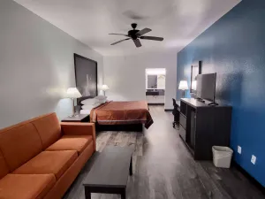 Image of Super 8 by Wyndham Forney/East Dallas