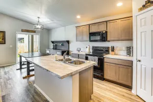 Image of 3 Mi to Lake Lowell: Caldwell Home w/ Yard & Grill