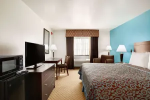 Image of Days Inn & Suites by Wyndham Conroe North