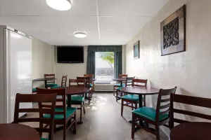 Image of Super 8 by Wyndham Columbus