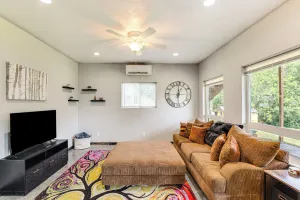 Image of Frankston Vacation Rental: Walk to Lake Palestine!