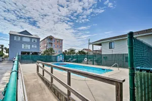 Image of Hang Ten Hideaway, pool, Condo, Parking - 6 person max occupancy