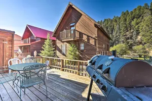 Image of Ski-InandSki-Out Red River Cabin with Mtn Views!