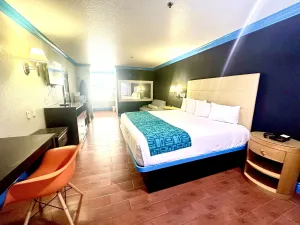 Image of Casa Blanca Hotel - Orange 55 Freeway, Near Honda Center, Chapman University, Disneyland