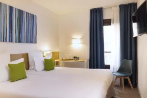 Image of Hotel Paris Louis Blanc
