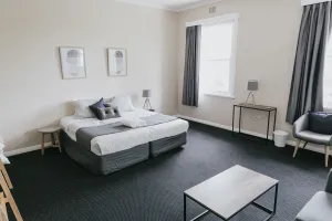 Image of General Roberts Hotel
