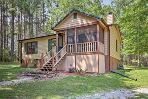 Image of Cozy Pine Mountain Cabin with Screened Porch and Yard!