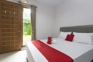 Image of RedDoorz Plus near Cilandak Town Square 2